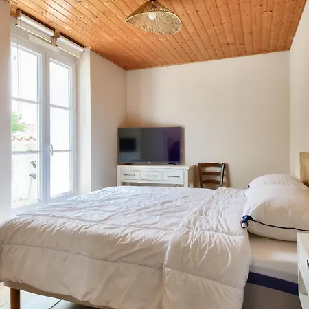 300 M Du Port - Jardin - Maison Pour 6 * Нуармутье