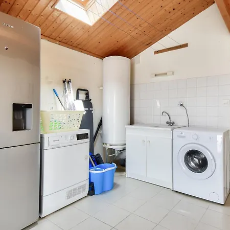 300 M Du Port - Jardin - Maison Pour 6 * Нуармутье