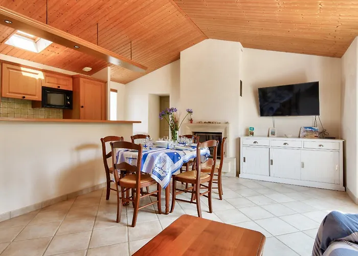 Prázdninový dům 300 M Du Port - Jardin - Maison Pour 6